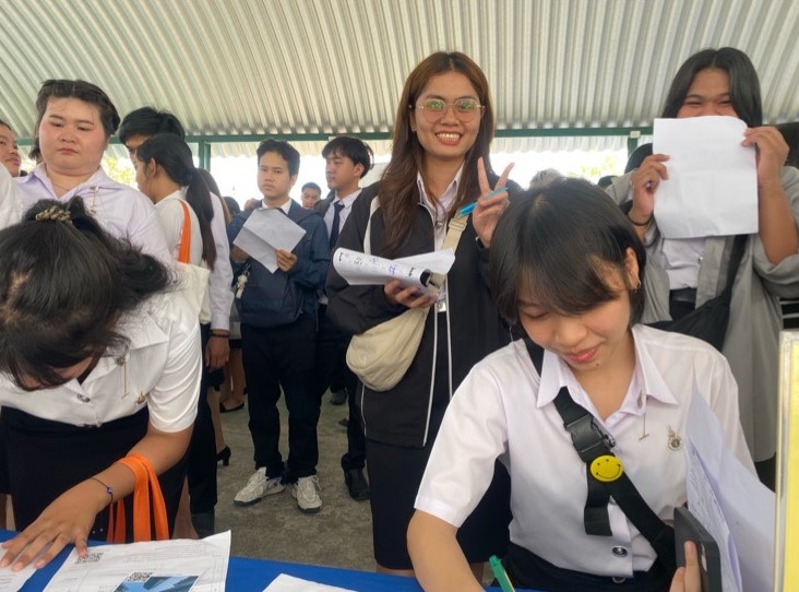 นัดพบแรงงาน มหาลัยราชมงคลอีสาน