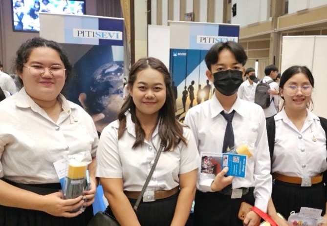 งานปัจฉิมนิเทศ มหาวิทยาลัยเทคโนโลยีราชมงคลธัญบุรี